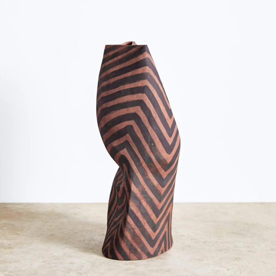 Vases<Kelly Wearstler baobab vessel i TERRACOTTASLATE