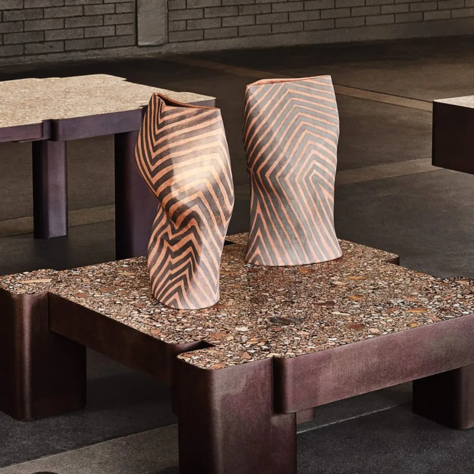 Vases<Kelly Wearstler baobab vessel i TERRACOTTASLATE