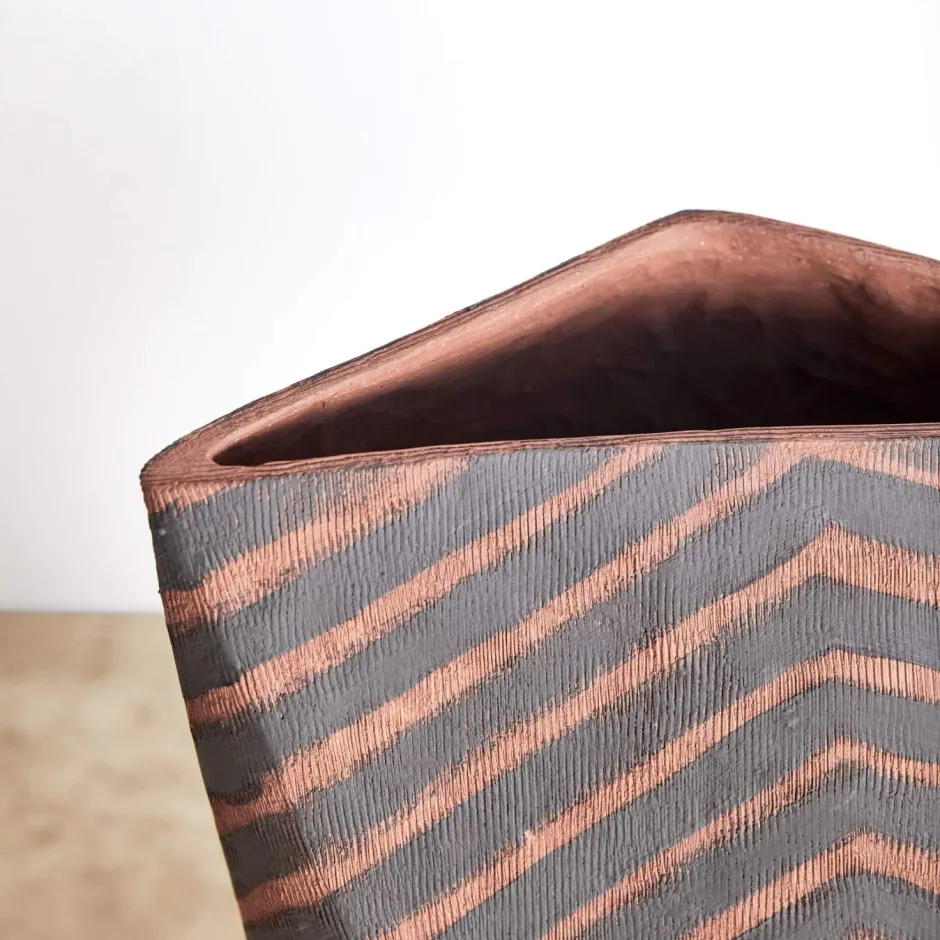 Vases<Kelly Wearstler baobab vessel ii TERRACOTTASLATE