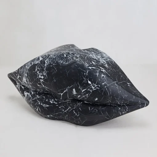 Objects<Kelly Wearstler classic big kiss NEROMARQUINA