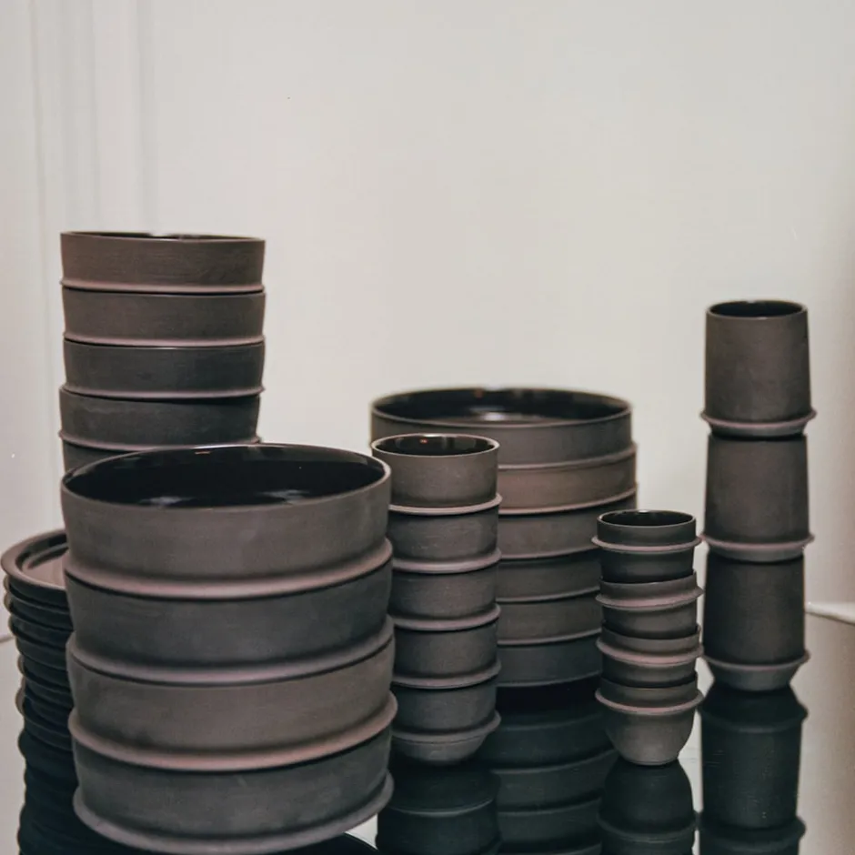 Dune Collection|Dinnerware<Kelly Wearstler dune low bowl SLATE