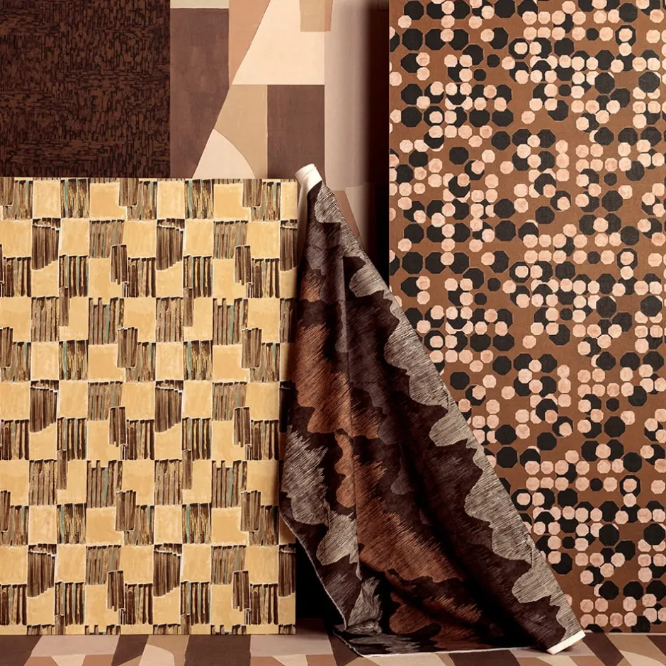 Wallcoverings<Kelly Wearstler hex wallpaper COIN