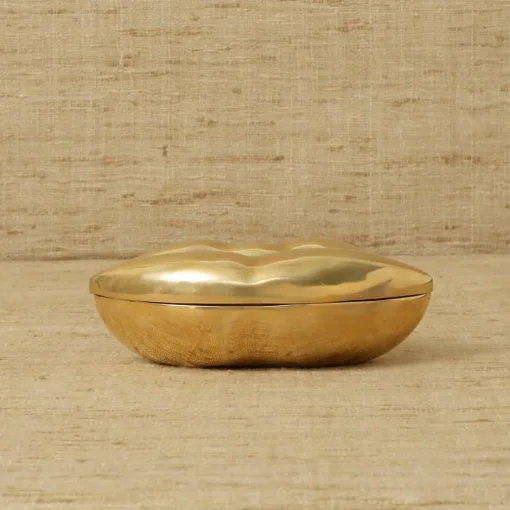 Objects<Kelly Wearstler kiss box NATURALBRASS
