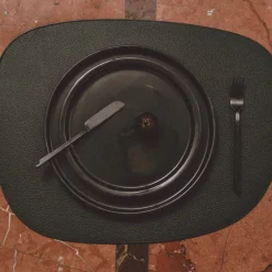 Serveware<Kelly Wearstler maris rectangular placemat CYPRESS