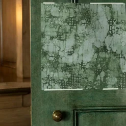 Wallcoverings<Kelly Wearstler mineral wallpaper ALGAE