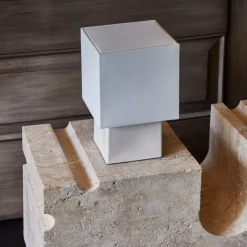 Table<Kelly Wearstler pari small square table lamp IVORYW/LINEN