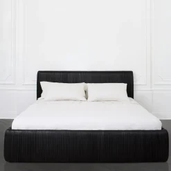 Beds<Kelly Wearstler souffle bed