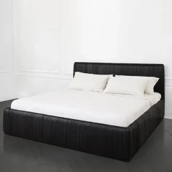 Beds<Kelly Wearstler souffle bed