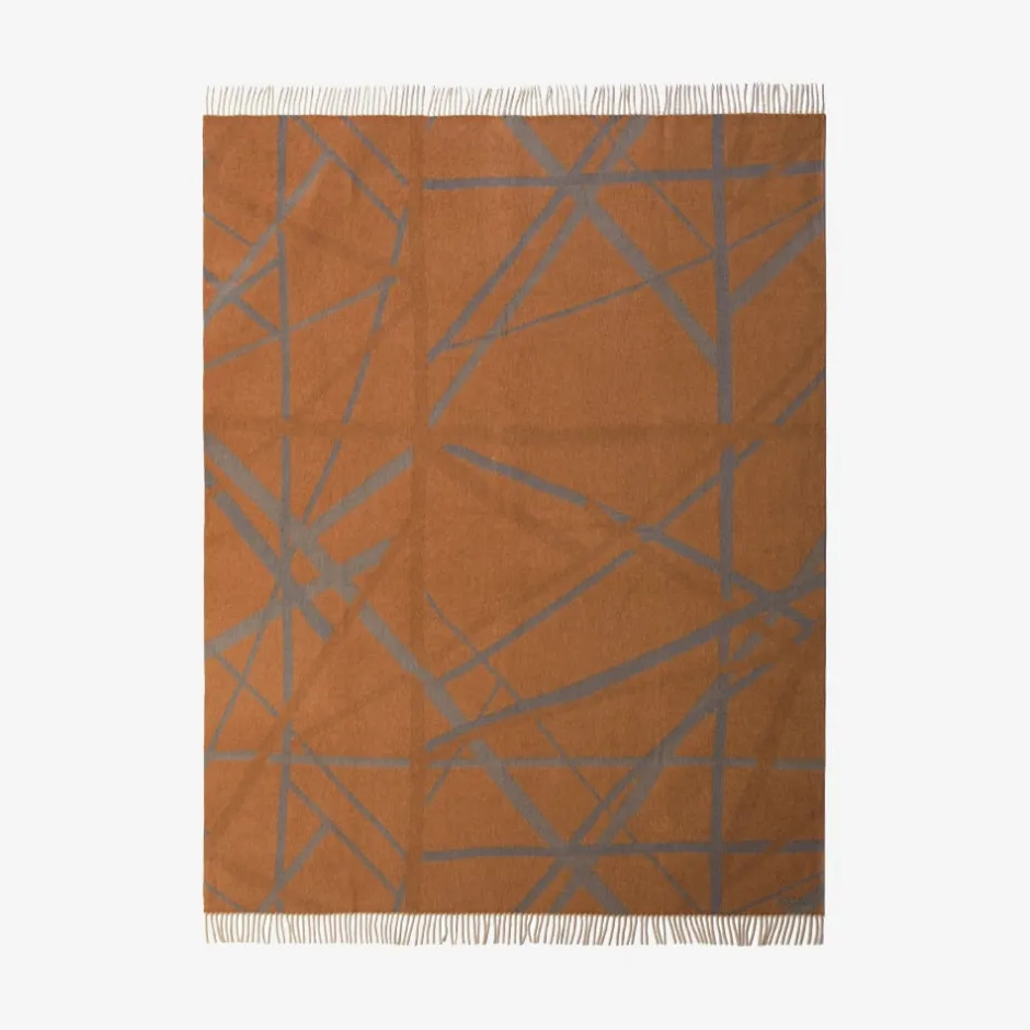 Throws<Kelly Wearstler superluxe channels throw CHESTNUT/CHARCOAL