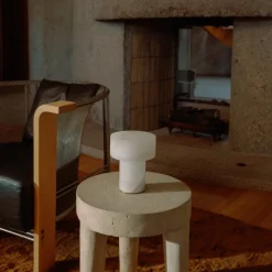 Table|Portables<Kelly Wearstler una rechargeable accent lamp ALABASTER