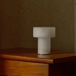 Table|Portables<Kelly Wearstler una rechargeable accent lamp ALABASTER