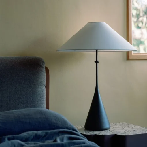 Table<Kelly Wearstler zealous 30" table lamp GARDENBRONZEWITHLINENSHADE